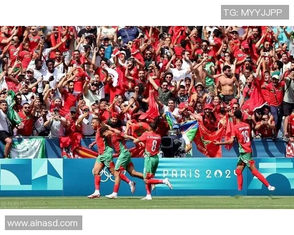 从小球场到世界舞台足球明星的成长与奋斗历程 从小球场到世界舞台足球明星的成长与奋斗历程